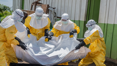 Ebola dəhşəti böyüyür - 7 022 yoluxma, 3 398 ölü
