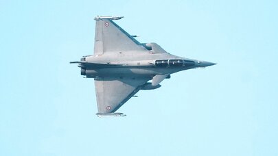 Quşları dron sandılar, hava limanı bağlandı - NATO qırıcısı havaya qalxdı