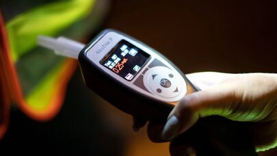 Sərxoş halda avtomobil idarə edən nazir vəzifəsindən uzaqlaşdırıldı