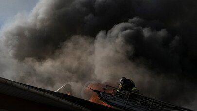 Rusiyaya dron hücumu: neft emalı zavodunda yanğın oldu