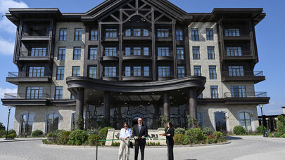 İlham Əliyev Şamaxıda "Meysari Grand Hotel &amp; SPA" kompleksinin açılışını etdi - YENİLƏNDİ