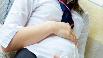Bakıda 13 yaşlı qızın hamilə olması üzə çıxdı - Oğlana bu cəza verildi