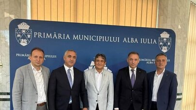 Elçin Yusubov Rumıniya Prezidentinin müşaviri Boqdan-Florin Kristea görüşdü