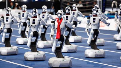 Qorxulan oldu: 400 min humanoid robot insanlarla birgə çalışacaq