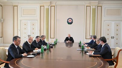 Prezident müşavirə keçirdi - FOTOLAR/YENİLƏNDİ