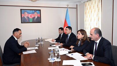 Mədəniyyət naziri Adil Kərimli Naxçıvan şəhərində vətəndaşları qəbul etdi