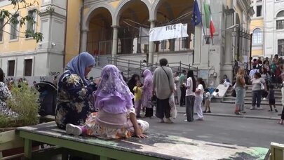 Daha bir Avropa ölkəsi məktəbli qızların niqab taxmasına qadağa qoydu