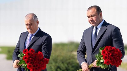 DTX və XKX rəisləri Zəfər parkını ziyarət etdilər