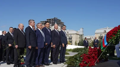 Milli Məclisin kollektivi Zəfər parkını ziyarət etdi