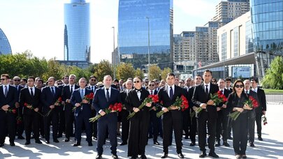 Mədəniyyət Nazirliyinin kollektivi şəhidlərin xatirəsini yad etdi - Foto