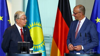 Tokayev Ukraynaya hörmətini ifadə etdi -  Putini müharibəni dayandırmağa çağırdı 