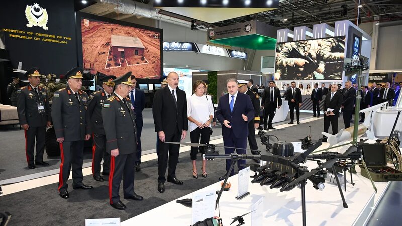 İlham Əliyev “ADEX 2026” və “Securex Caspian” sərgiləri ilə tanış oldu - Foto/Yeniləndi