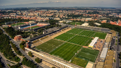 Dünyanın ən böyük tərk edilmiş stadionu dağılır