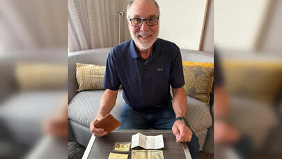 51 il əvvəl itirdiyi pul kisəsini tapıb ona qaytardılar - İçində nələr var?