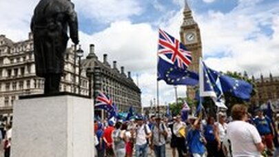 "Brexit"dən sonra Britaniyaya miqrant axını: Rəqəmlər şok yaratdı