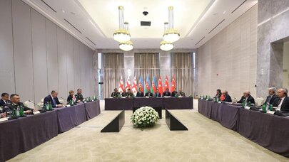 Şuşada üç ölkənin müdafiə nazirlərinin görüşü keçirildi