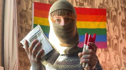 Məşhur feminist öldürüldü - FOTOLAR
