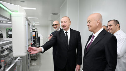 Prezident dərman istehsalı müəssisəsinin açılışında - FOTO
