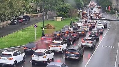Yağış yağdı, Bakıda bu yollar keçilməz oldu - Foto