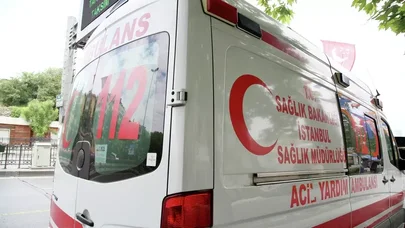 İstanbulda 15 yaşlı qız bir neçə şagirdi bıçaqladı