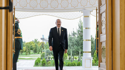 İlham Əliyev Türkmənbaşı şəhərində "Avaza" Kompleksinə getdi - FOTO