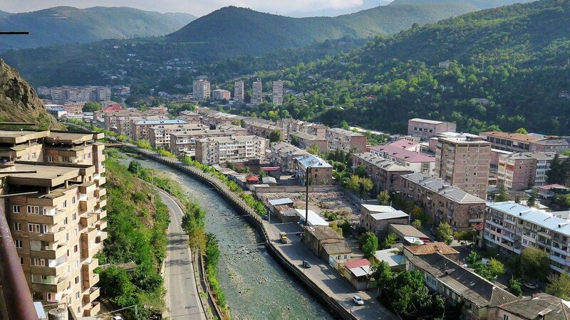 Azərbaycanda işləyəndən sonra Qafana axın edirlər -  Zəngəzurda nələr baş verir? 