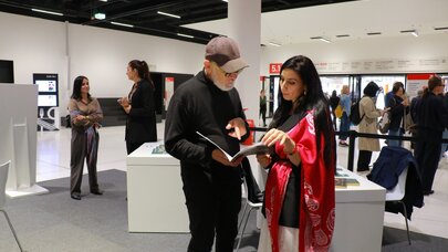 Frankfurt sərgisi çərçivəsində Azərbaycan ədəbiyyatına həsr olunan panel keçirildi - Foto