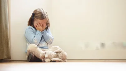 8 il sonra üzə çıxan cinayət: Biznesmen 3 yaşlı qızına təcavüz edirmiş