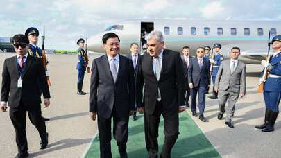 Laos Prezidenti Azərbaycana rəsmi səfərə gəl