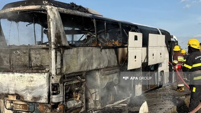 Ucarda sərnişin avtobusu yandı - FOTO
