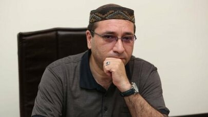 İlqar Fəhmi məktəbli forması ilə bağlı yeniliyi dəstəklədi: Dövlət səbəbsiz qərar vermir