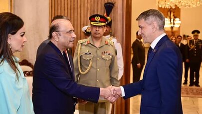 Azərbaycan səfiri etimadnaməsini Pakistan Prezidentinə təqdim etdi - Foto