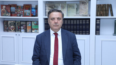 Hicab və məktəbli forması ilə bağlı müzakirələr: Filosofdan milli dəyərlər və təhsil mesajı