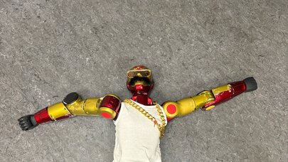 Robot yeniyetmə qıza qarşı seksual hərəkətlər etdi - Şok hadisə 