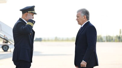 Şavkat Mirziyoyev Bakıya yola düşüb