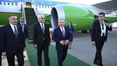Şavkat Mirziyoyev də Azərbaycana gəldi - Foto