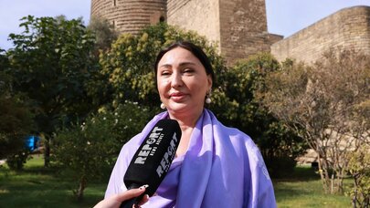 Zülfiyyə Nuriyeva: Milli geyimlərimizi gələcək nəsillərə ötürməliyik