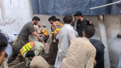 Pakistanda məktəbin damı uçdu: Müəllim və 21 şagird öldü