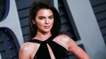 Kendall Cenner məşhur brendin reklamı üçün soyundu - FOTO/VİDEO