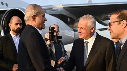 Pezeşkian İrəvandadır