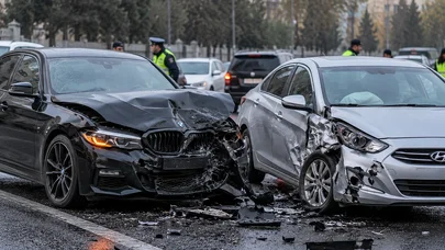 Bakıda ağır qəza: BMW və "Hyundai" toqquşdu, ölən var