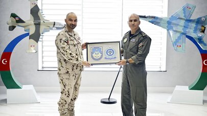 Azərbaycan və BƏƏ HHQ komandanları görüşdülər - Foto