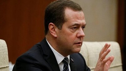 Medvedyev Trampı lağa qoydu: “Məni öldürməyən, məni gücləndirir”