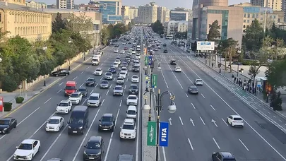 Paytaxt yollarında tıxac yarandı