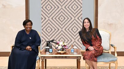 Leyla Əliyeva Səmərqənddə Zimbabvenin birinci xanımı ilə görüşdü