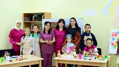 Leyla Əliyeva Səmərqənddə reabilitasiya mərkəzinin fəaliyyəti ilə tanış oldu - Foto