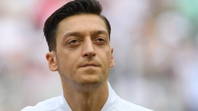 Məsut Özil ruslarla bağlı FİFA-ya müraciət etdi
