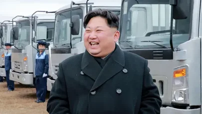 Kim Çen In Çində avtomobil istehsalına baxdı