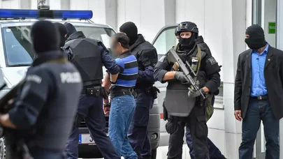 Fransada terror törətməkdə şübhəli bilinənin anası və daha iki nəfər saxlanıldı