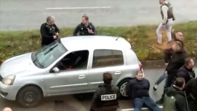 Fransada terror törədənin evindən Hitlerin kitabı çıxdı